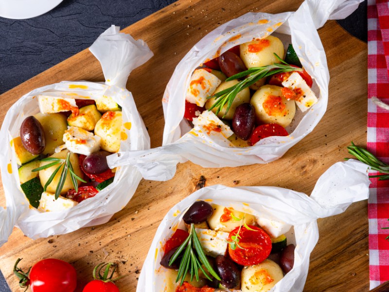 Sácale provecho a tu freidora de aire con este delicioso pescado&nbsp;empapelado