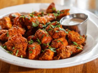 7 salsas para alitas y boneless&nbsp;caseras