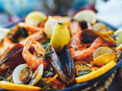 Cómo hacer paella en la freidora de aire. Receta ultra&nbsp;deliciosa.